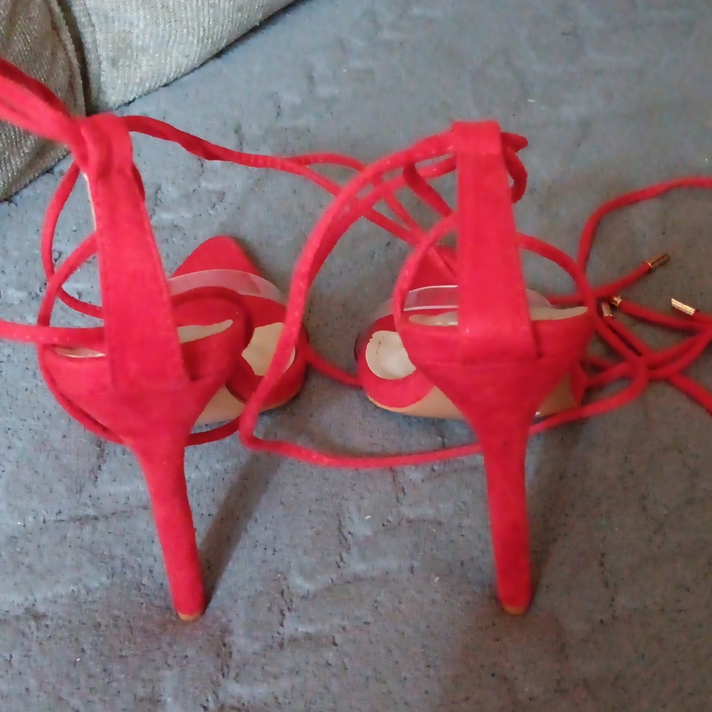 Shoes - Picture 3 of 4